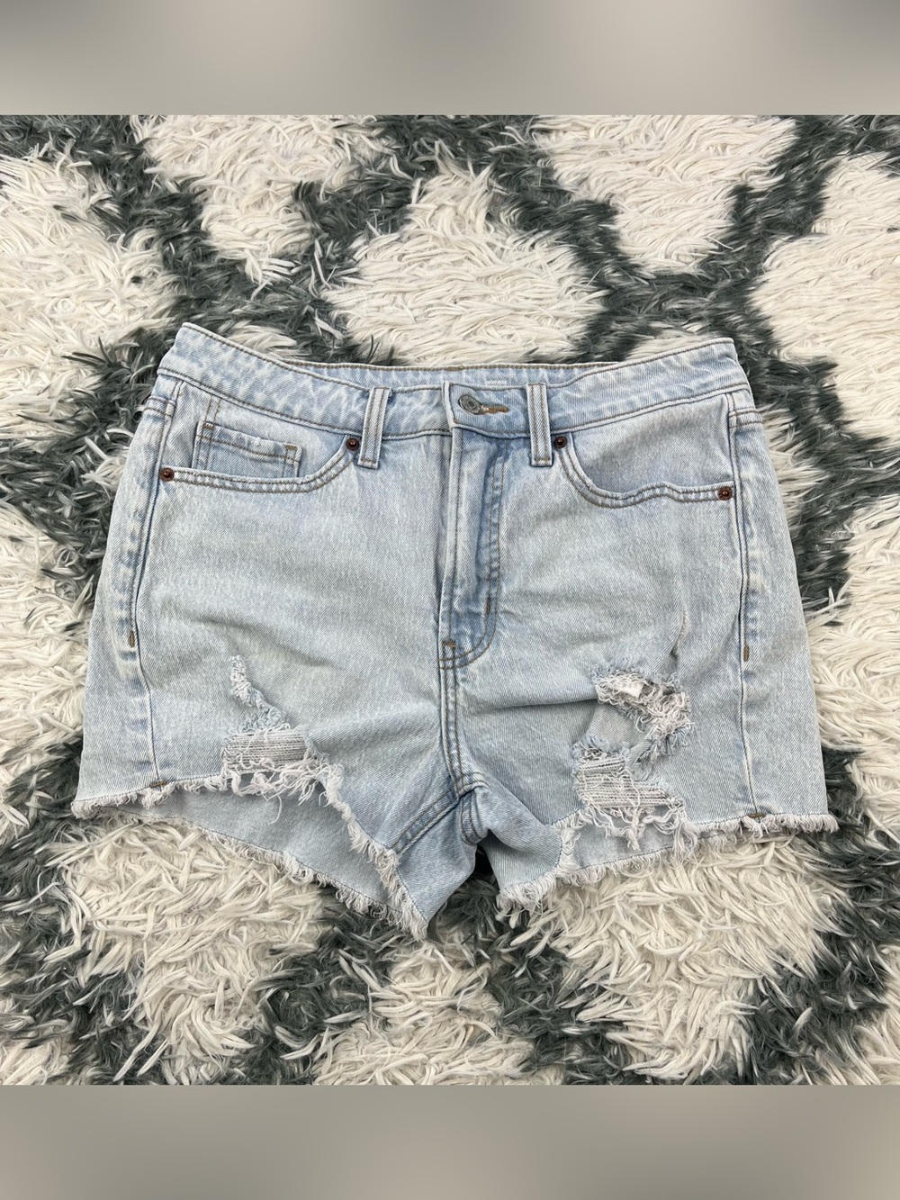 Old Navy Women’s Light Blue High Rise OG Straight Shorts Size 8